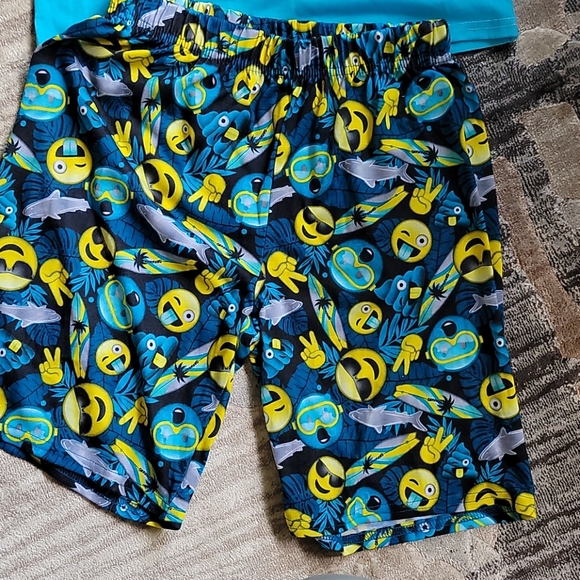 Children's Place set chill mode sunglasses emoji - Picture 3 of 4